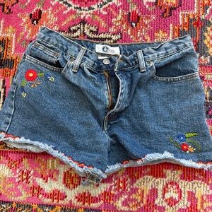 Arizona Jean Company Blue Denim Shorts with Floral Embroidery